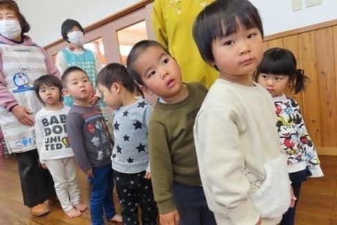 あざみ野幼稚園の白いバス