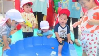 ひんやり、ぱしゃぱしゃ♪ めばえ組の夏遊び